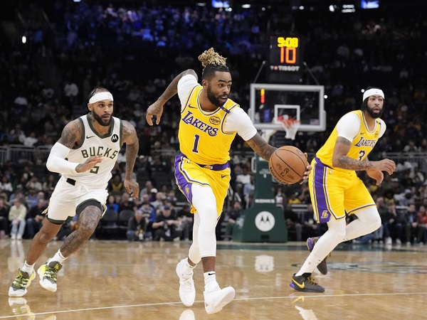 D'Angelo Russell nyaman bekerja sama dengan Anthony Davis.