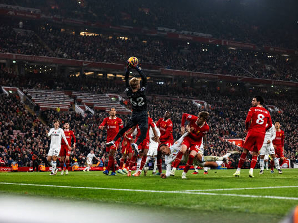 Liverpool Bungkam Aston Villa, Caoimhin Kelleher Pamerkan Kualitasnya