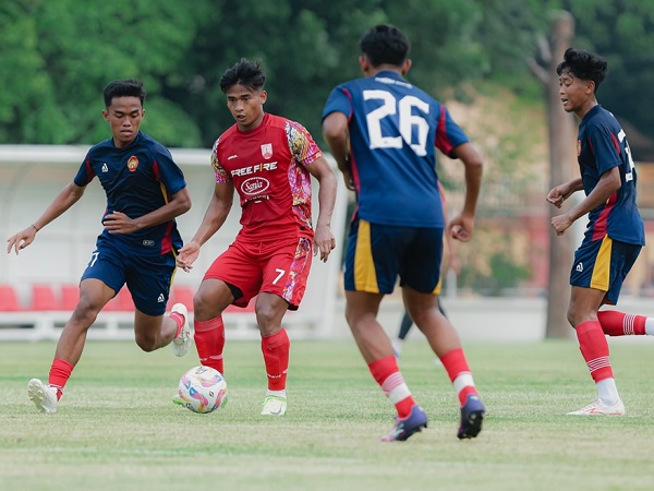 Laga uji coba Persis Solo kontra tim Liga 3 Persiba Bantul