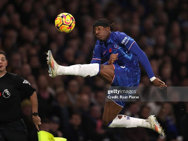 Noni Madueke tidak terima saat ditarik keluar di laga Chelsea melawan Arsenal