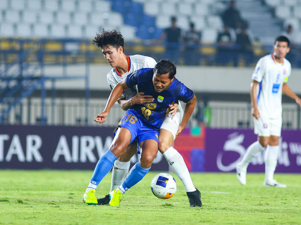 Gelandang Persib, Adam Alis