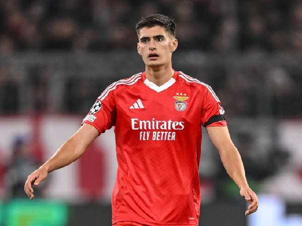 Newcastle United berusaha mendatangkan Antonio Silva pada musim panas lalu