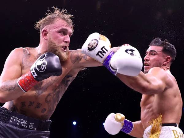 Tommy Fury (kanan) dan Jake Paul. (Foto: Fight TV)