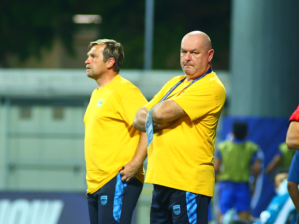 Bojan Hodak senang laga lawan Bali United diputuskan ditunda