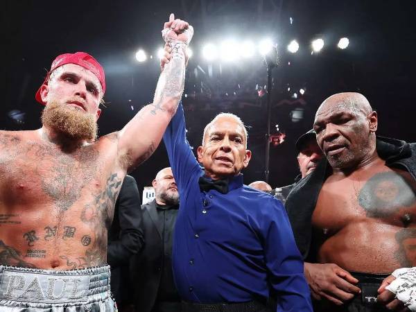 Duel Jake Paul atas Mike Tyson sukses besar dengan pemasukan sebesar $18,1 juta, terbesar untuk pertarungan di luar Las Vegas. (Foto: AP)
