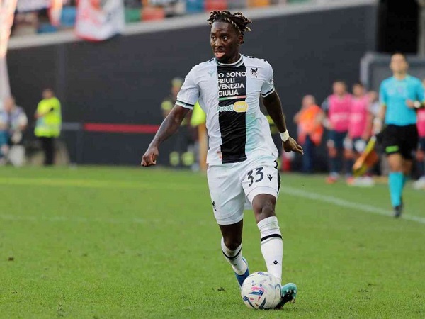Perkuat Sisi Kiri, Milan Bidik Tanda Tangan Jordan Zemura dari Udinese