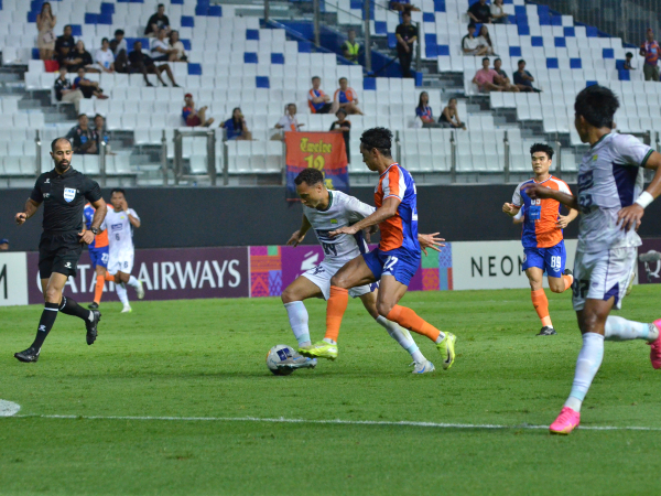 Peluang Persib lolos ke babak 16 besar kian tipis. Tapi Bojan Hodak menilai timnnya masih punya kesempatan
