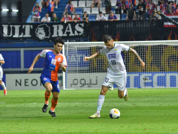 Beberapa pemain Persib tidak fit jelang laga melawan Zhejiang, salah satunya Tyronne del Pino yang cedera engkel