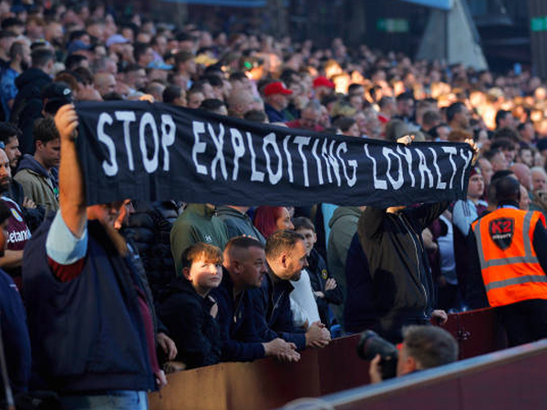Penggemar Klub Premier League Bersatu, Angkat Suara Melawan Harga Tiket