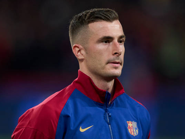 Hansi Flick Tegaskan Inaki Pena Tetap Jadi Penjaga Gawang Utama Barcelona