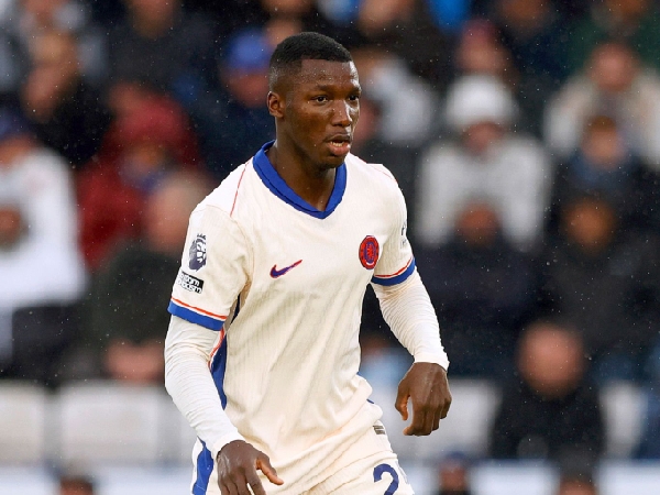Moises Caicedo kini jadi andalan di lini tengah Chelsea