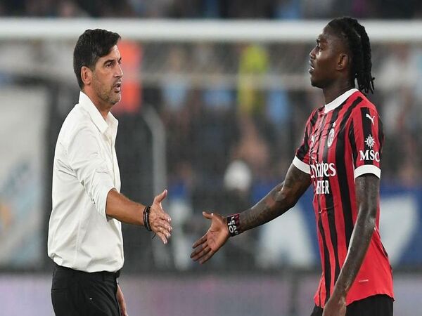 Dengan kualitas yang dimiliki oleh Rafael Leao, Paulo Fonseca berharap penyerang asal Portugal itu bisa memberikan kontribusi lebih bagi AC Milan / via Getty Images