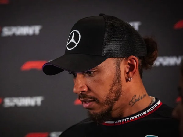 Lewis Hamilton Dilarang dalam Uji Coba Bersama Ferrari