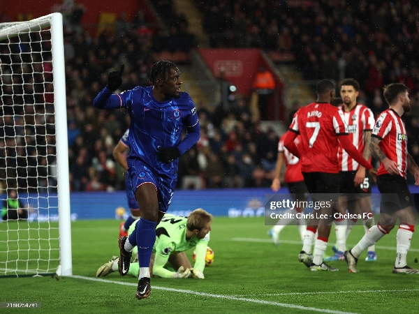 Axel Disasi mencatatkan namanya di papan skor saat Chelsea mengalahkan Southampton 5-1
