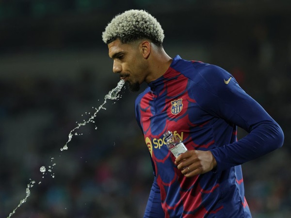 Ronald Araujo Belum Bisa Tampil Lawan Dortmund