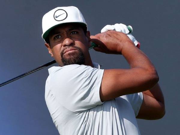 Tony Finau adalah salah satu pemain paling populer di dunia golf karena penampilannya di film dokumenter “Full Swing” di Netflix. (Foto: Golf Digest)