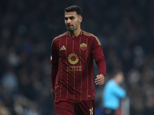 Cedera Zeki Celik Tambah Deretan Masalah AS Roma di Bawah Claudio Ranieri