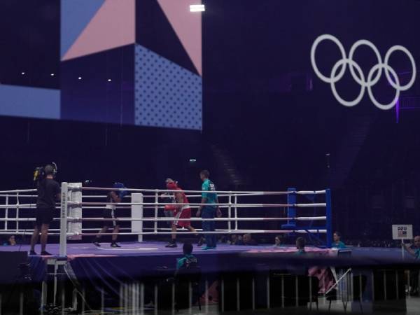 IOC telah mengatakan bahwa keputusan akan diambil pada tahun 2025 untuk memasukkan olahraga tinju di Olimpiade 2028 atau tidak. (Foto: AFP)