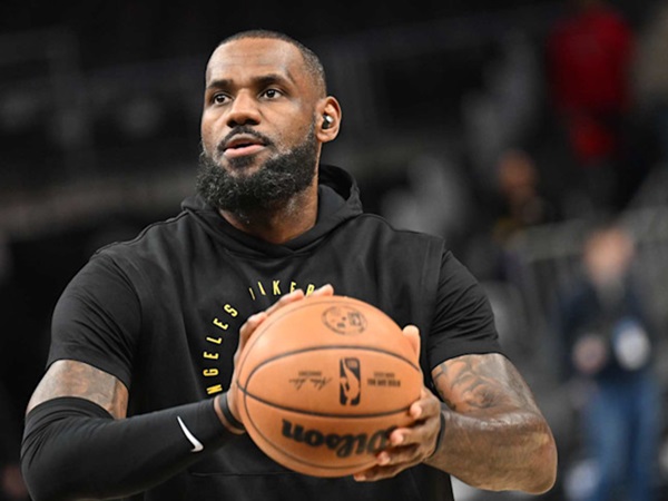 LeBron James Absen Saat Kalahkan Blazers, Redick Berikan Penjelasannya