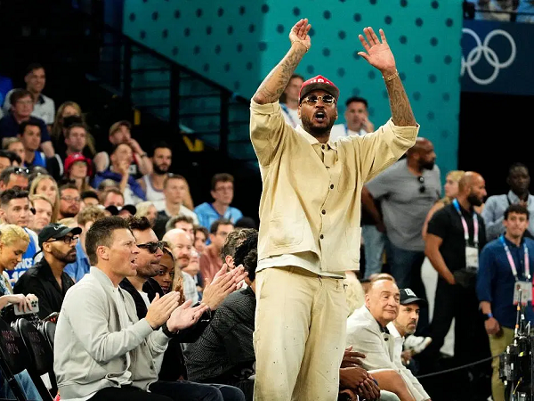 Carmelo Anthony masih 'gatal' untuk bermain lagi meski sudah gantung sepatu.