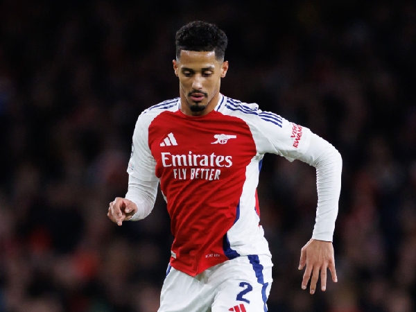 Bek Arsenal, William Saliba