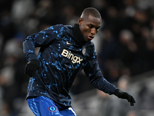 Nicolas Jackson hampir bereuni dengan Unai Emery di Aston Villa