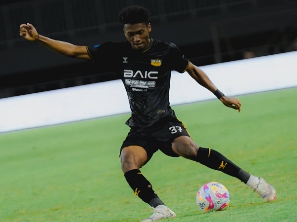 Pemain bertahan Dewa United FC, Alta Ballah