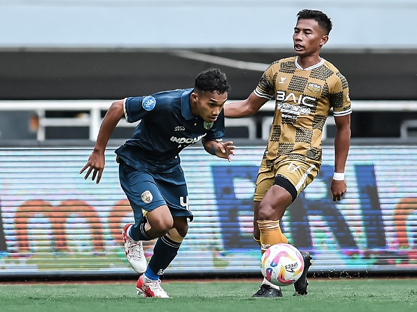 Persita Tangerang harus mengakui keunggulan Dewa United FC di laga pekan ke-15