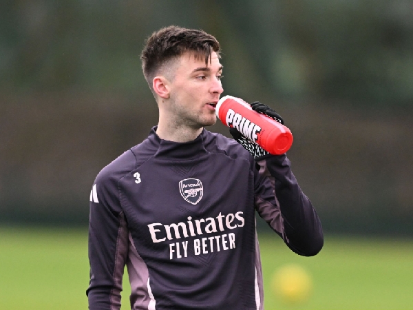 Kieran Tierney kalah bersaing di posisi bek kiri Arsenal