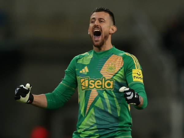 Martin Dubravka untuk sementara menggantikan Nick Pope yang cedera