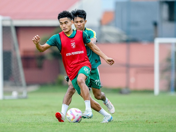 Bek Persebaya Surabaya, Alfredo Tata