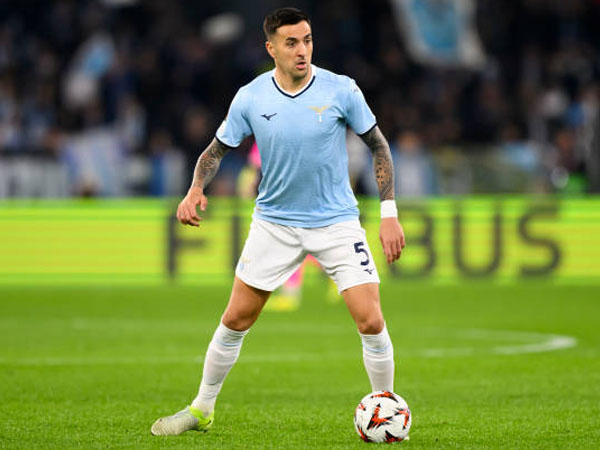 Cedera Matias Vecino Bikin Lazio Fokus Cari Gelandang Baru di Januari