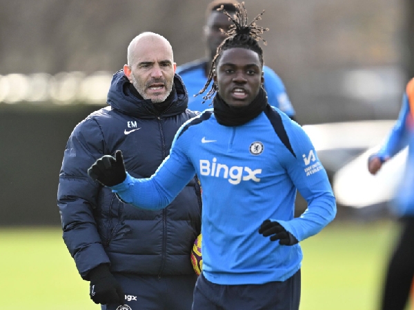 Enzo Maresca dan gelandang Chelsea, Romeo Lavia