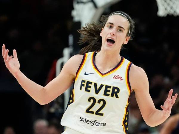 Prestasi Caitlin Clark di dalam dan di luar lapangan telah memikat jutaan orang. (Foto: AP)