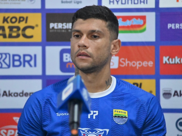 Ciro Alves ketika diwawancara