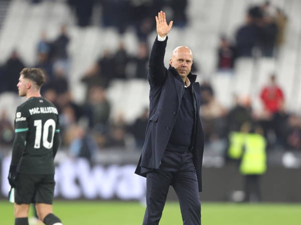 Arne Slot Tegaskan Spekulasi Tidak Akan Menggoyahkan Pemain Liverpool