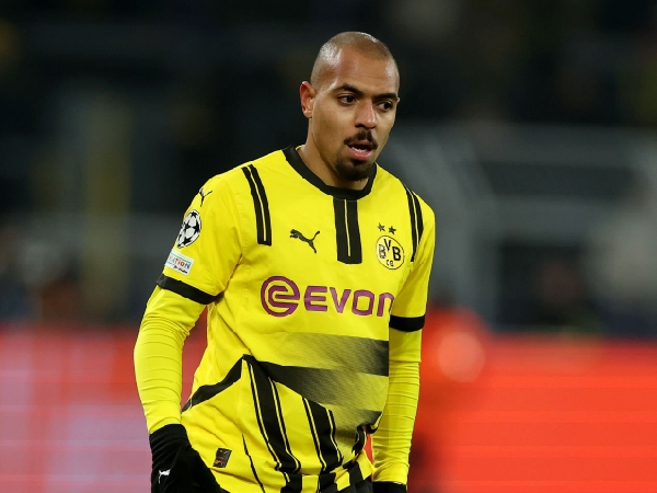 Aston Villa membidik penyerang Borussia Dortmund, Donyell Malen