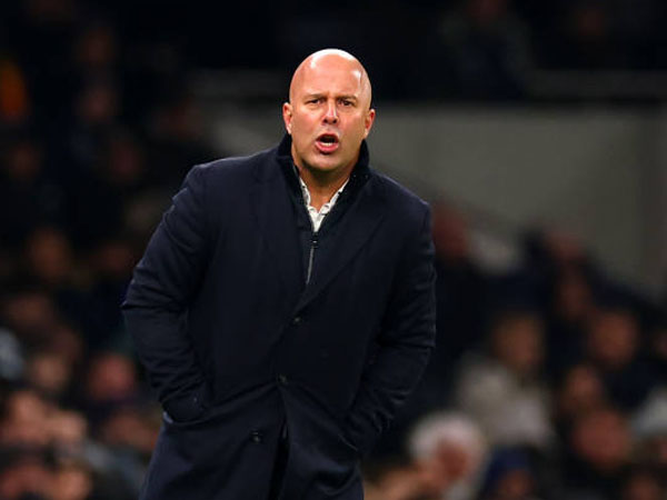 Arne Slot Siapkan Rotasi Besar Jelang Laga Piala FA Lawan Accrington