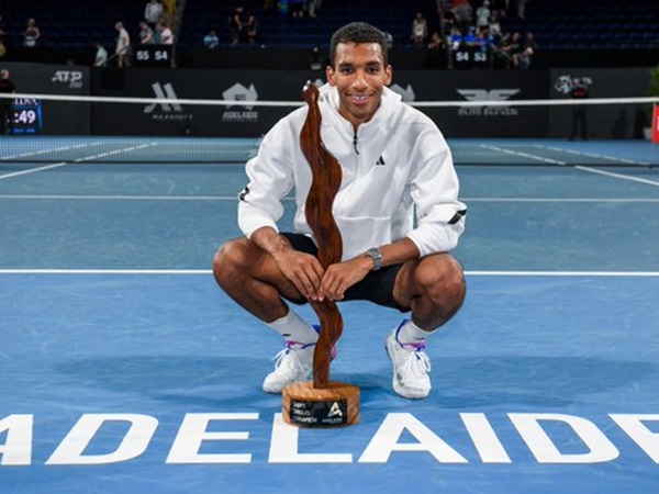 Felix Auger Aliassime Amankan Trofi Kemenangan Di Adelaide