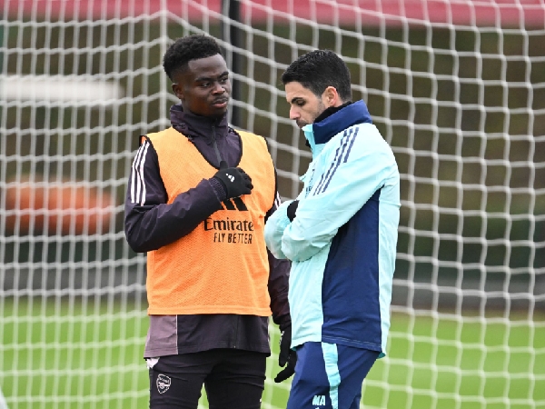 Bukayo Saka dan manajer Arsenal, Mikel Arteta