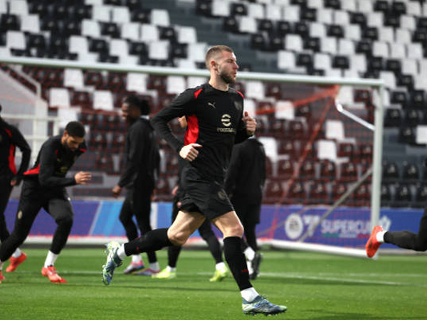 Strahinja Pavlovic Didekati Fenerbahce, AC Milan Tak Berniat Lepas Sang Bek