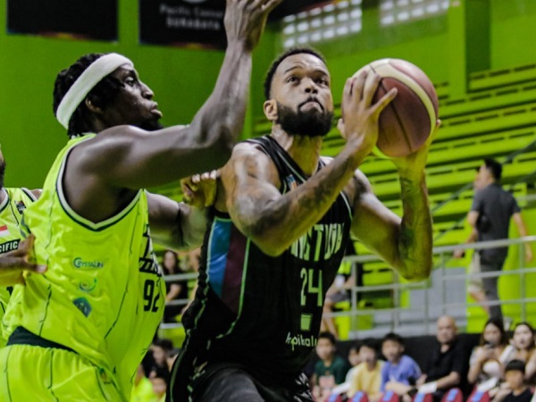 Pacific Caesar Surabaya dipaksa menyerah oleh Hangtuah Jakarta.