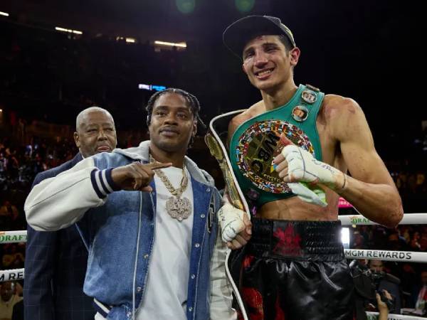 Sebastian Fundora (kanan) dan Errol Spence Jr. (Foto: Fight TV)