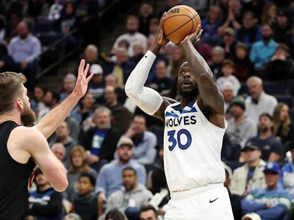 Julius Randle Dikritik, Pelatih Timberwolves Pasang Badan