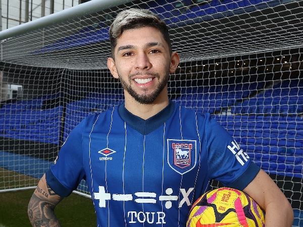 Ipswich Town meminjam Julio Enciso hingga akhir musim