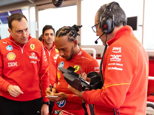 Lewis Hamilton Berlatih Seperti Orang Gila Jelang Debut di Ferrari