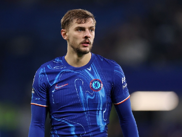 Chelsea bersedia meminjamkan Kiernan Dewsbury-Hall atau Carney Chukwuemeka ke Everton