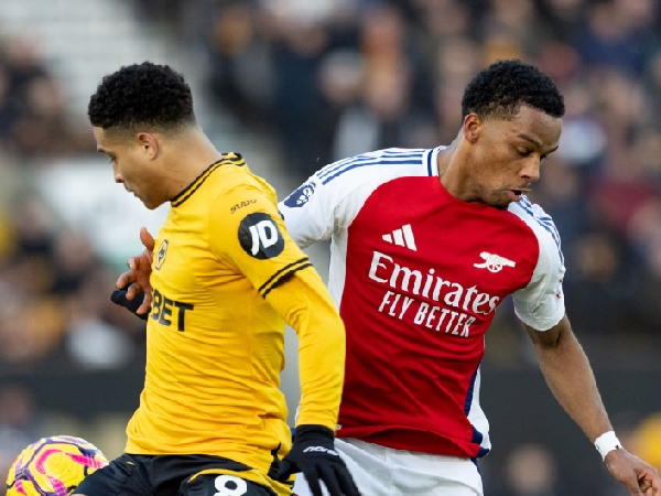 Jurrien Timber membantu Arsenal menumbangkan Wolves