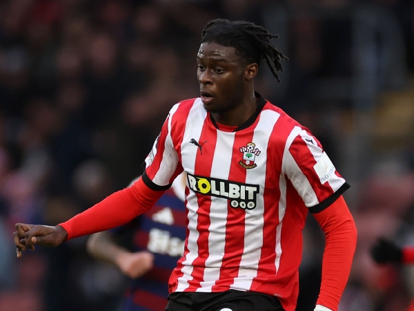 Gelandang Southampton, Lesley Ugochukwu