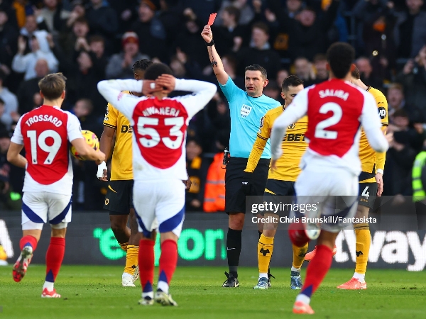 Kemenangan Arsenal atas Wolves diwarnai kartu merah Myles Lewis-Skelly